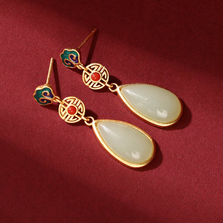 small gold earrings
