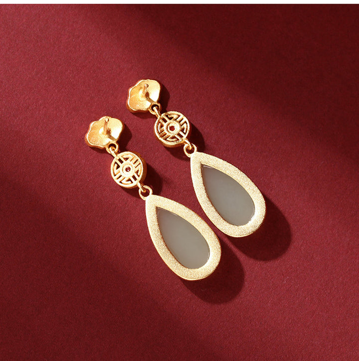 small gold earrings
