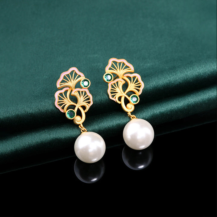 pearls earrings
