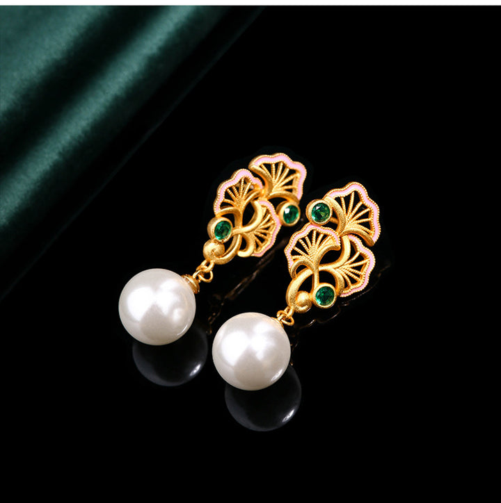 pearls earrings
